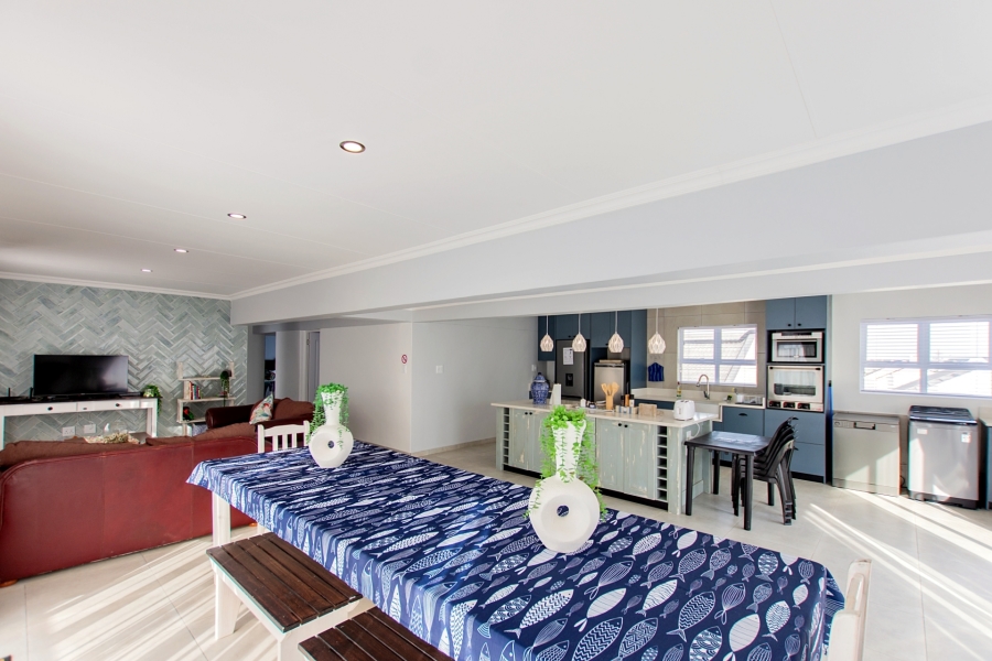 5 Bedroom Property for Sale in Brittania Beach Estate Western Cape